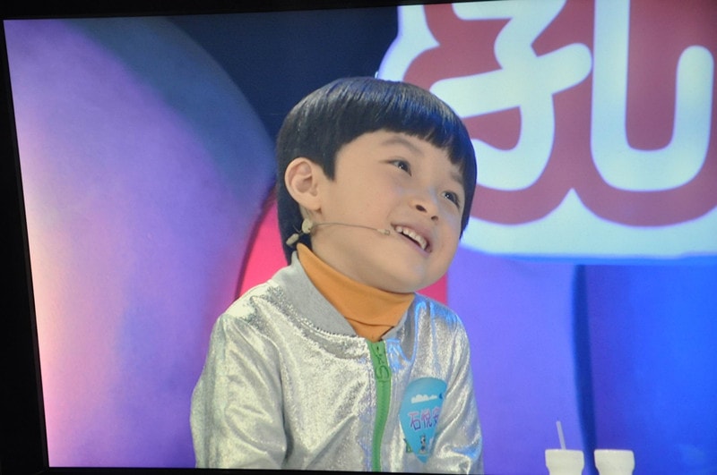 //www.mshishang.net/pics/star/pic/f86163f996558f24b9bffea09dfc591f.jpg