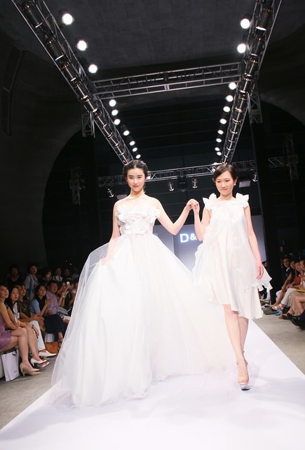 //www.mshishang.net/pics/star/pic/f907/62dd26c8eac3472b2dd61e44f1d9.jpg