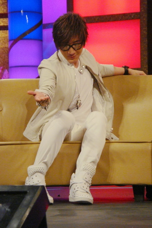 //www.mshishang.net/pics/star/pic/fbaca568807b78abaceaa918111dd1ea.jpg