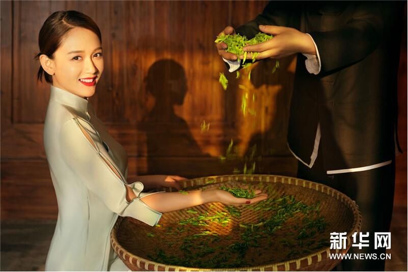 陈乔恩曝时尚大片 演绎茶道文化和谐美