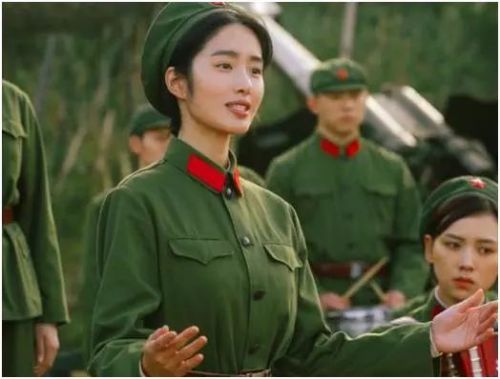 因电影《芳华》走红的杨采钰恋上刘亦菲干爹陈金飞 是真爱还是为了炒作 
