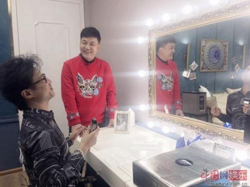 歌手2018第二期汪峰唱什么歌曲 汪峰刮胡子秒变“90后” 