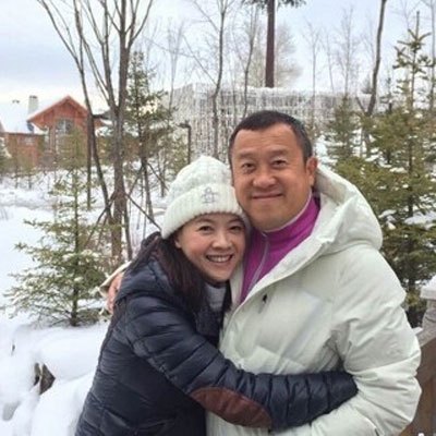 曾宝仪为父亲发声：说父亲不是强奸犯，曾力挺母亲和干哥哥的不伦恋 