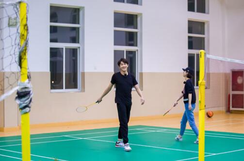 三个院子林更新告别“宅男”形象 各种球类样样精通 