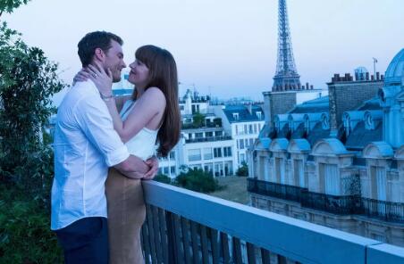 五十度飞中文预告片视频 五十度飞沙滩剧照曝光 