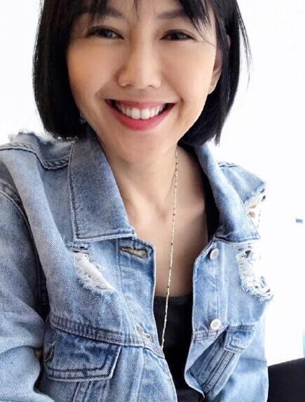 孙燕姿“胖若两人”承认怀孕 肚子已经高高隆起 