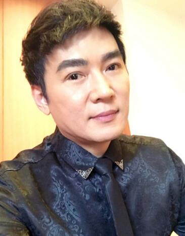 焦恩俊怒斥航空公司摔破行李箱：这不是第一次了 