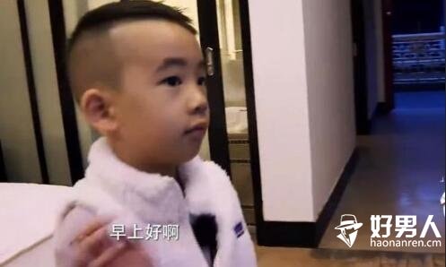 小小春Jasper长胖胆子也变肥 冷落陈小春不说还撩了山竹泡芙 