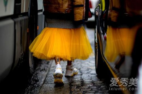 2018年流行裙装种草 这些款美的你不敢尝试 