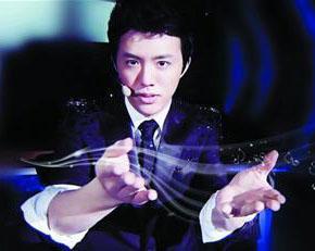 2018年央视春晚十大明星出场费曝光，成龙最多王菲第二 