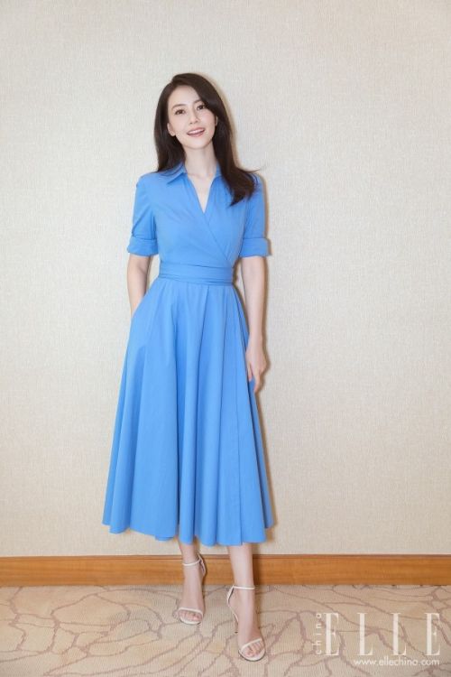 春天选条纯色连衣裙穿吧！景甜高圆圆都爱它 