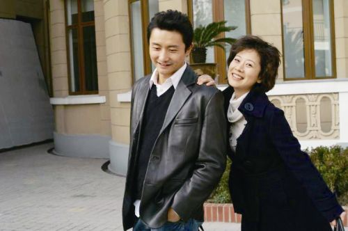 海清瘦身之后撞脸刘若英？ 杂志硬照酷到没朋友 