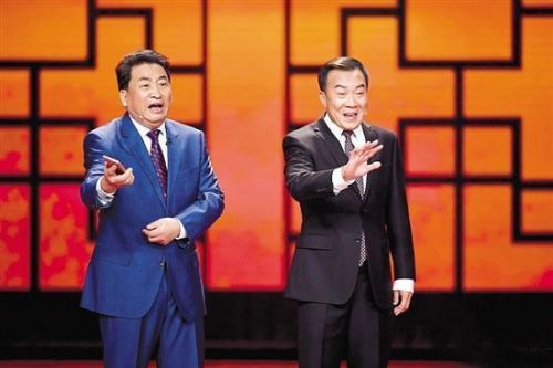 他五登春晚娶侯耀文前妻，女方小8岁超貌美，和许晴蒋雯丽是同学 