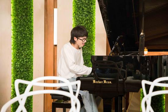 华晨宇《嘿！好样的》演奏《我的滑板鞋》 