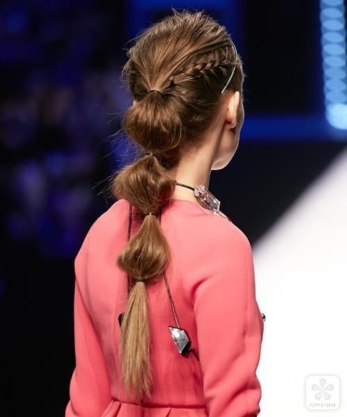 天气燥热怎么办？Ins上最火的马尾辫编发我替你收集来了！ 