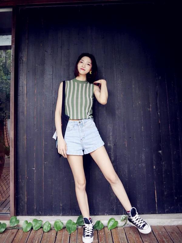 夏季减龄大火单品，为牛仔短裤打call，穿对了就显腿长！ 