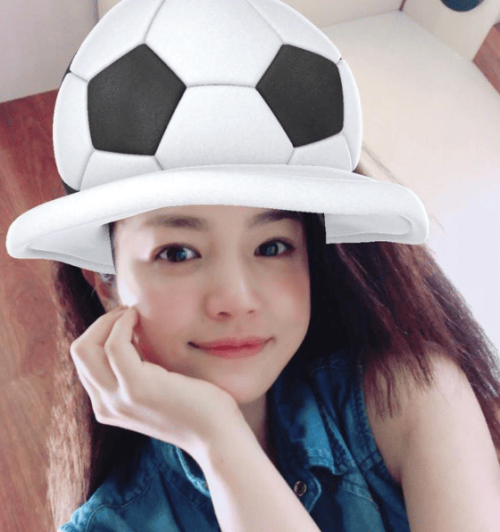 女神也是球迷！陈妍希晒自拍庆祝C罗独进三球 