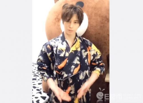 又二又帅！陈奕天精分跳《不要裙子》舞 和蔡依林有一拼 