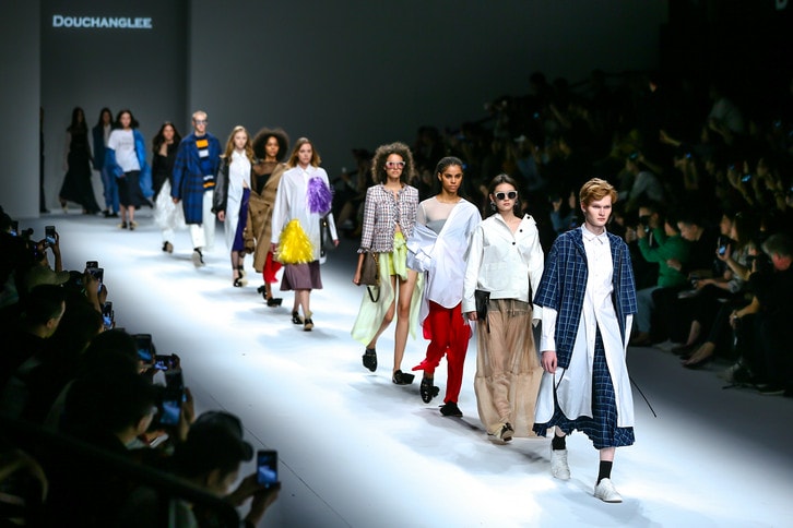 挑战服装美学尺度，DOUCHANGLEE 2019春夏SIGNAL最新系列发布