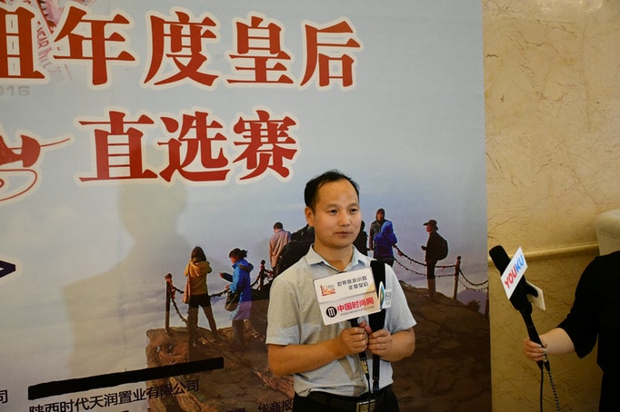 太白山宣传营销中心主任 梁超 向媒体介绍太白山景区情况