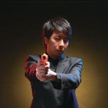 梁赫群 