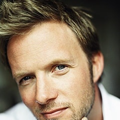 Rupert Penry-Jones 
