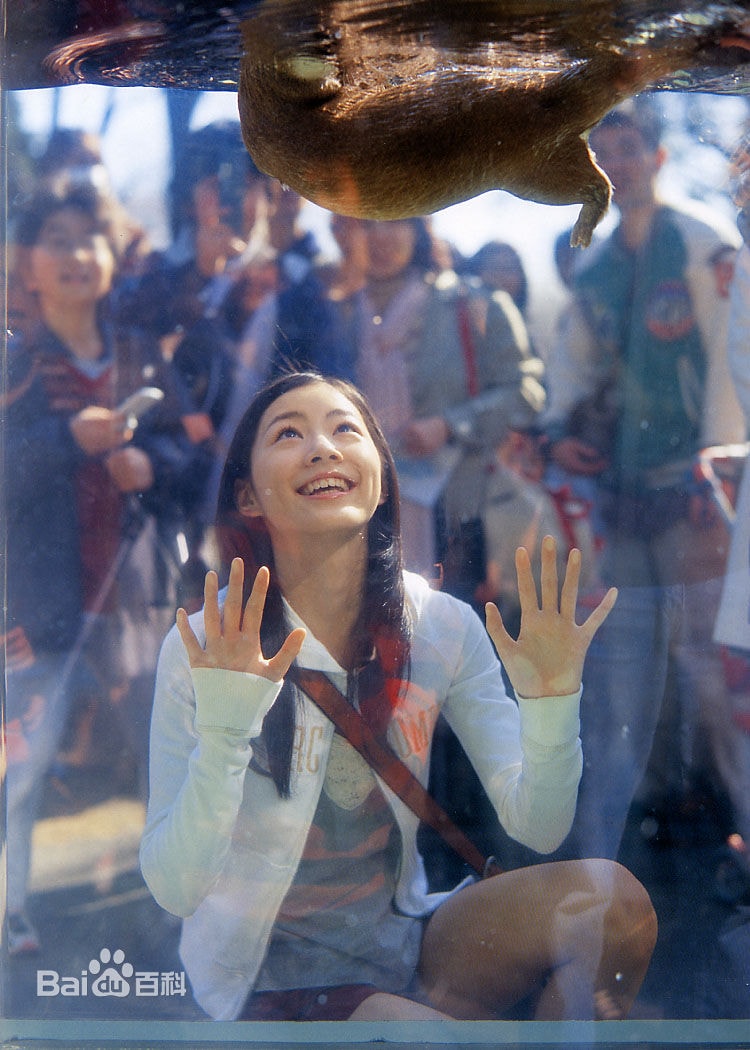 http://www.mshishang.net/pics/star/pic/142e54ca2c3941638535687de7486451.jpg