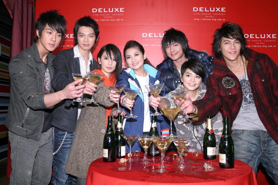 http://www.mshishang.net/pics/star/pic/87a15f3deb557cd8b264a7d2b08df8e7.jpg