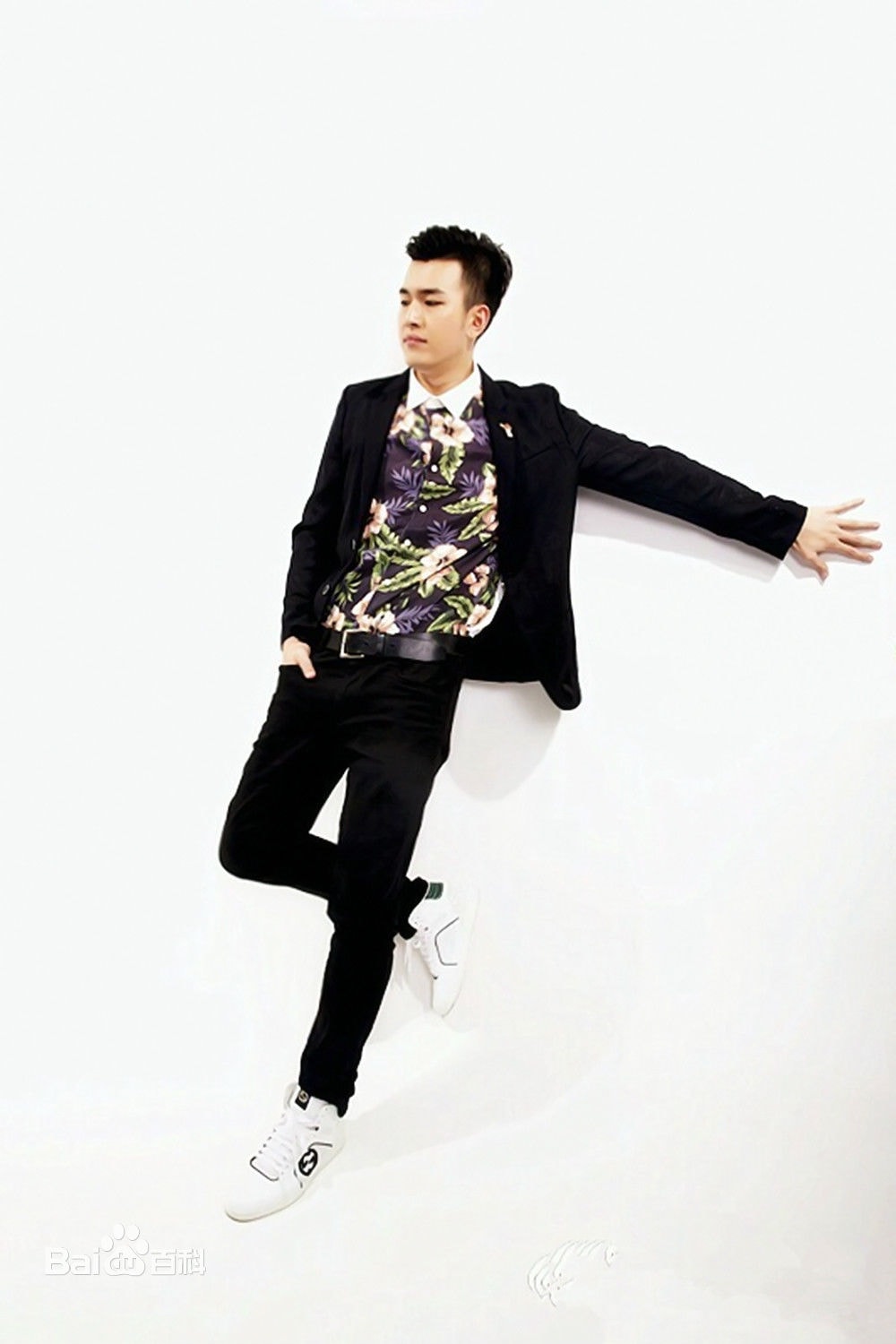 http://www.mshishang.net/pics/star/pic/ba1d2ce7e992f53328888ff066a23090.jpg