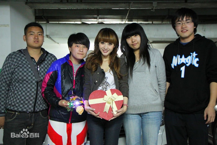 http://www.mshishang.net/pics/star/pic/f5b7d11cff9371ac41d7ca9ea4705714.jpg