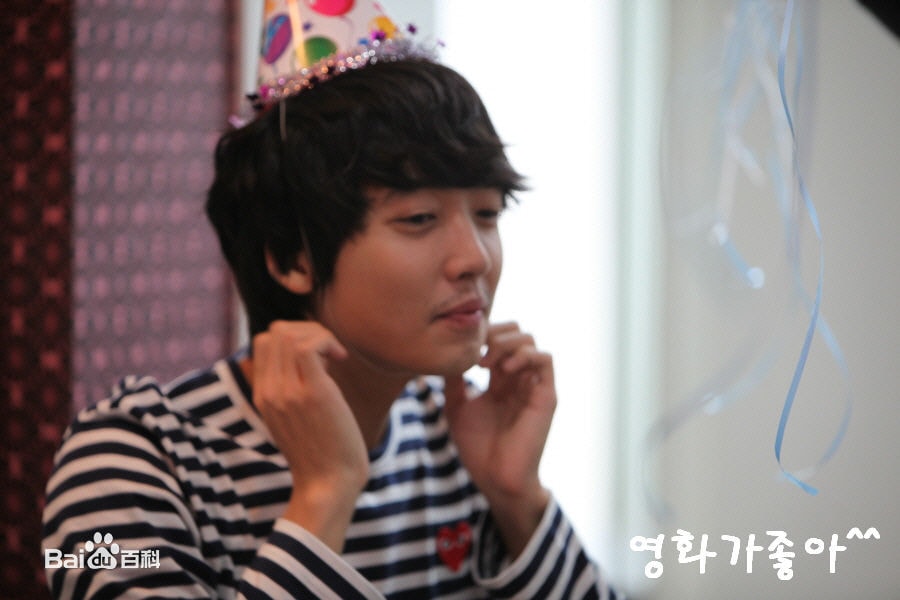 http://www.mshishang.net/pics/star/pic/f86bee81fac62283f9cb6de32d537ded.jpg