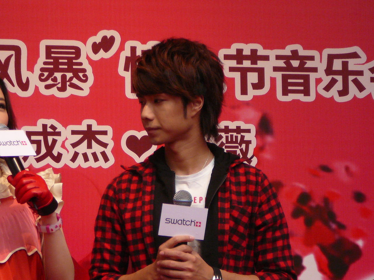 http://www.mshishang.net/pics/star/pic/fabe52875e1f2cca055048fb62ee90fb.jpg